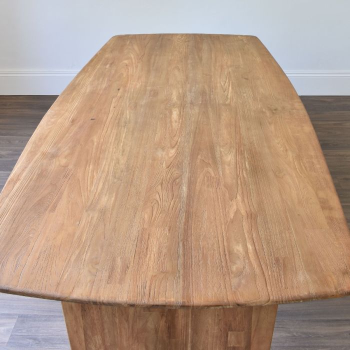Neve Dining Table 001 - Outlet