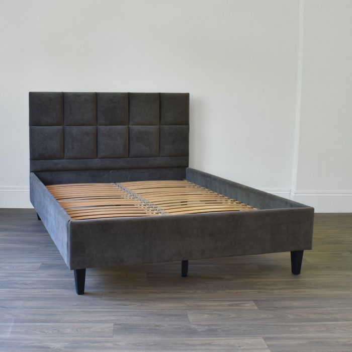 Napa King size Bed in Cotton Blend Chocolate - Outlet